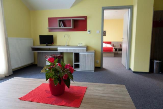 F - Team Hotel Liptovský Hrádok Zimmer foto